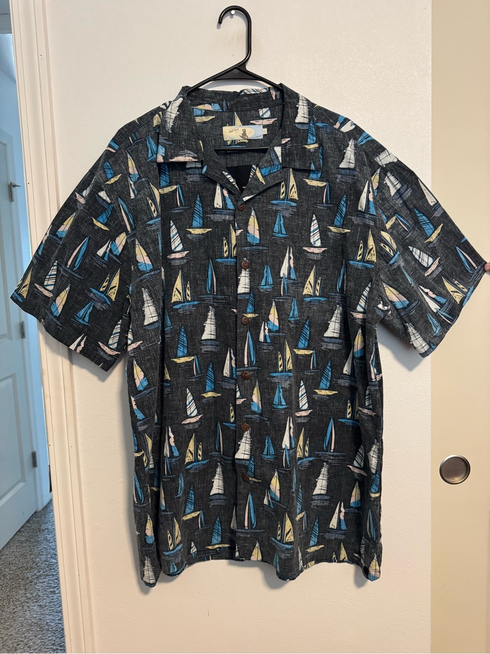Men's dark blue Sailboat-Print Short Sleeve Button-Down Shirt